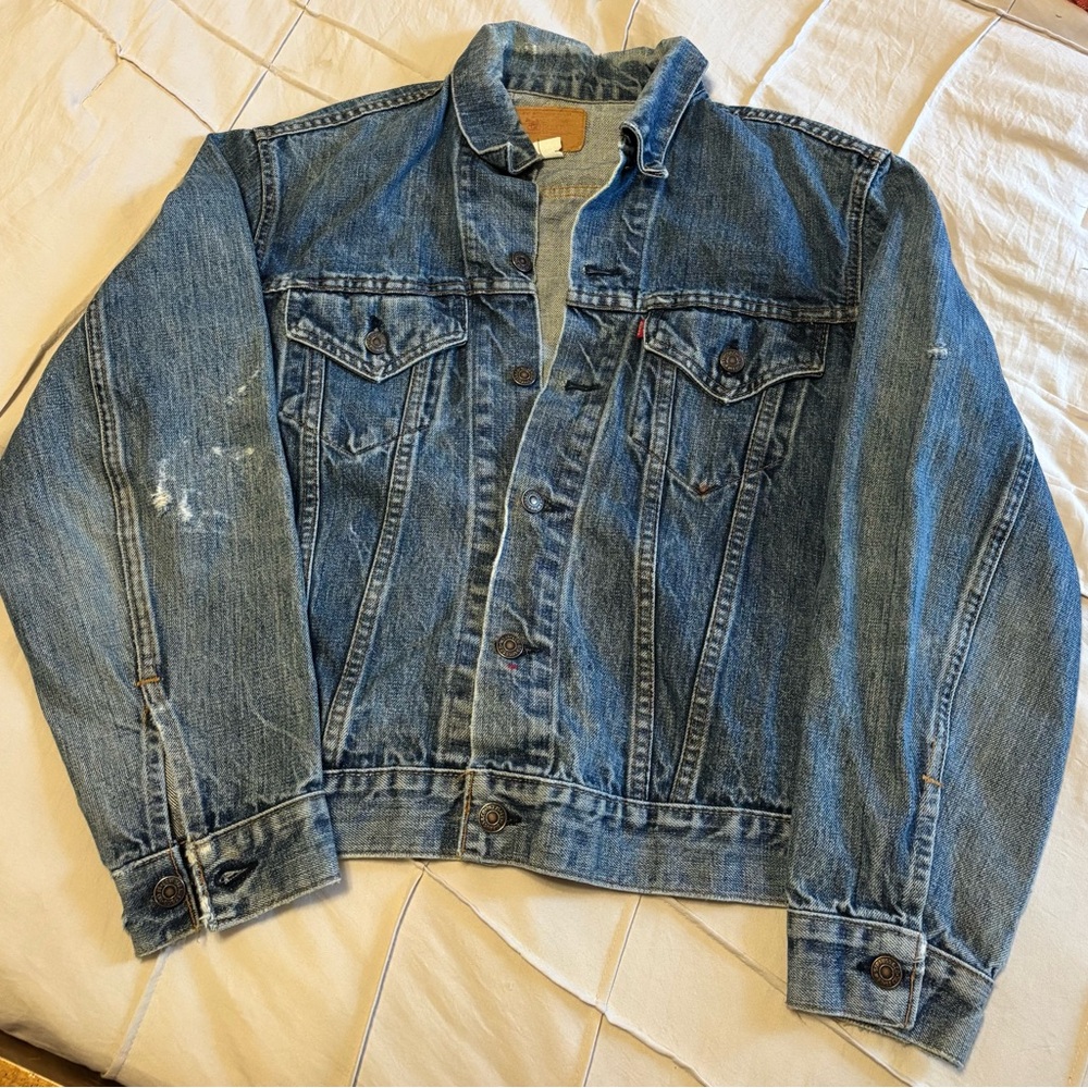 Vintage 1970’s Levi Jean jacket measurements in photos